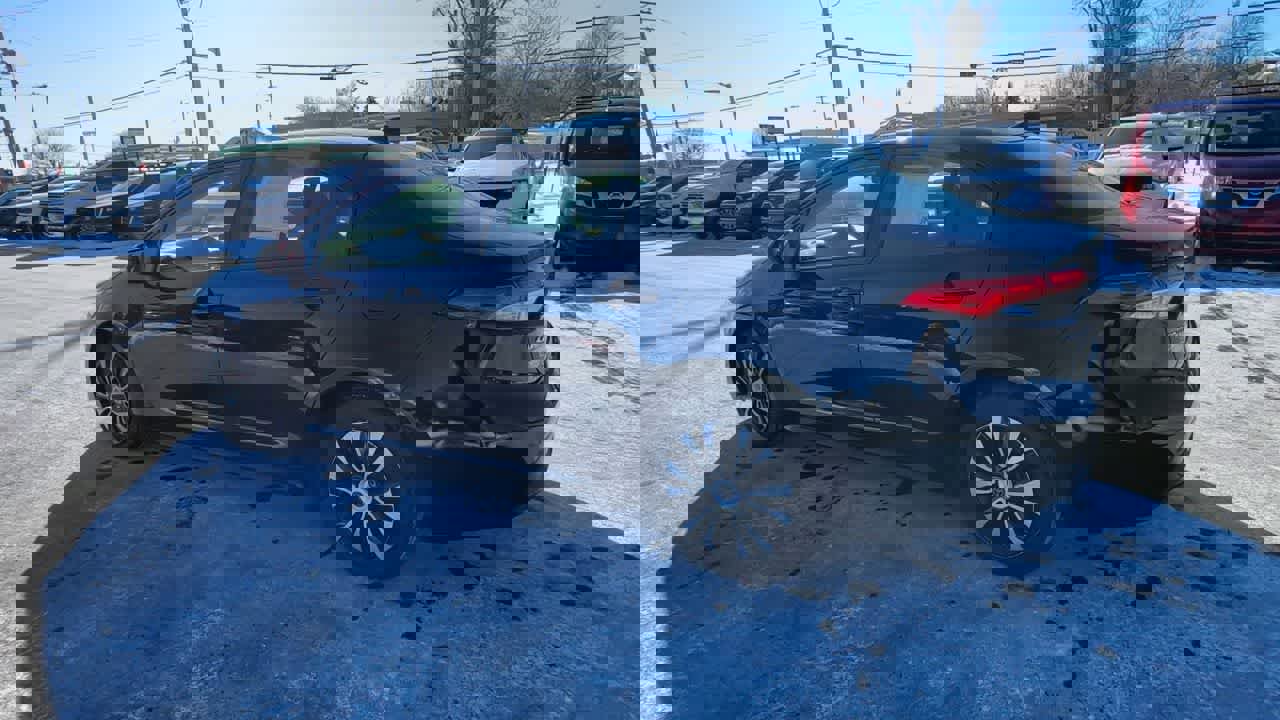 Used 2022 Toyota Corolla LE image 6