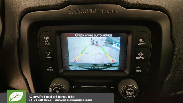 Used 2017 Jeep Renegade Latitude w/ Cold Weather Group image 16