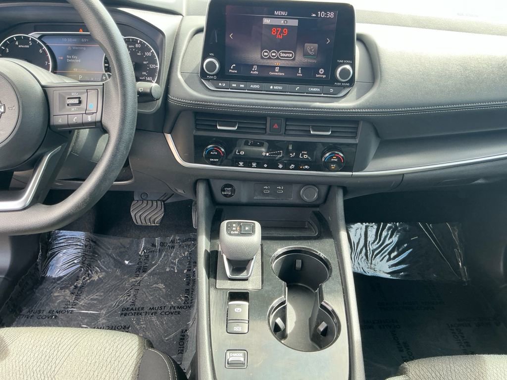 Used 2024 Nissan Rogue SV FWD image 11