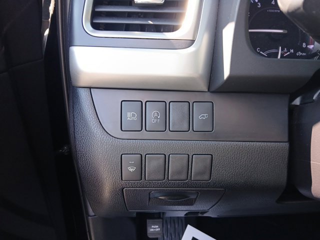 Used 2019 Toyota Highlander XLE AWD/4WD image 40