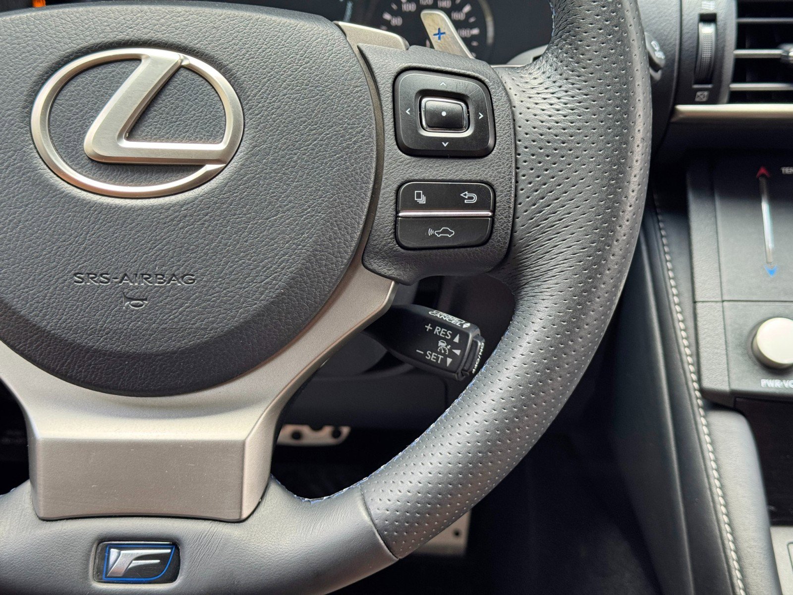Used 2015 Lexus RC F w/ Performance Package RWD image 20
