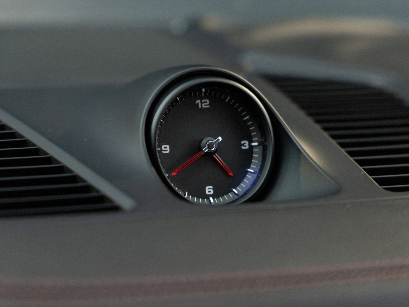 Used 2023 Porsche Cayenne image 16