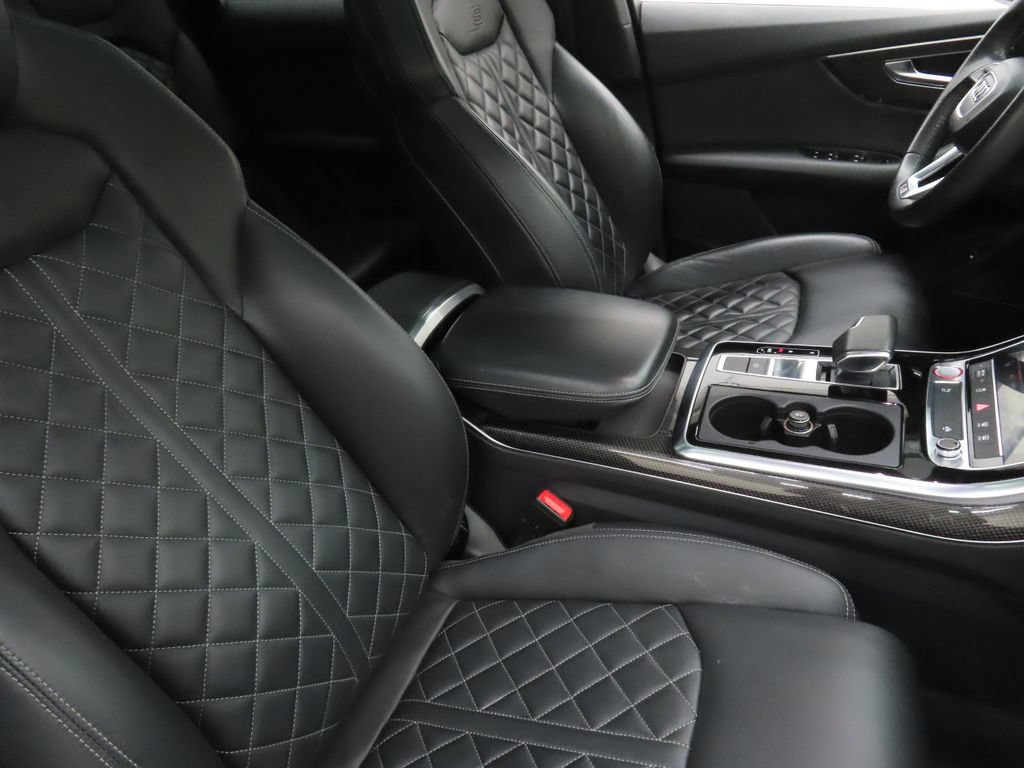 Used 2020 Audi SQ7 Premium Plus w/ SQ7 Black Optic Package AWD/4WD image 26