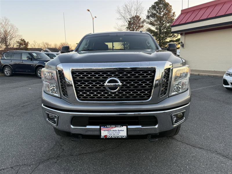 Used 2017 Nissan Titan SV image 2