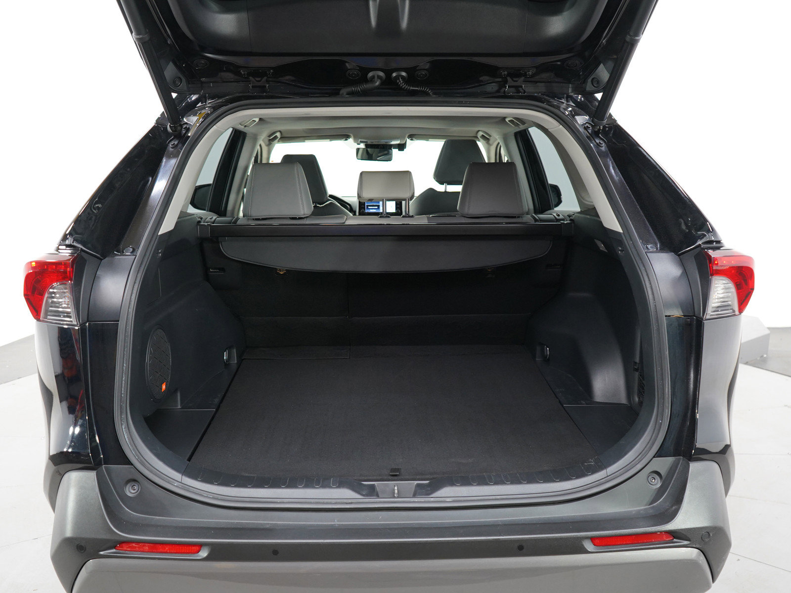 Used 2019 Toyota RAV4 Limited image 15