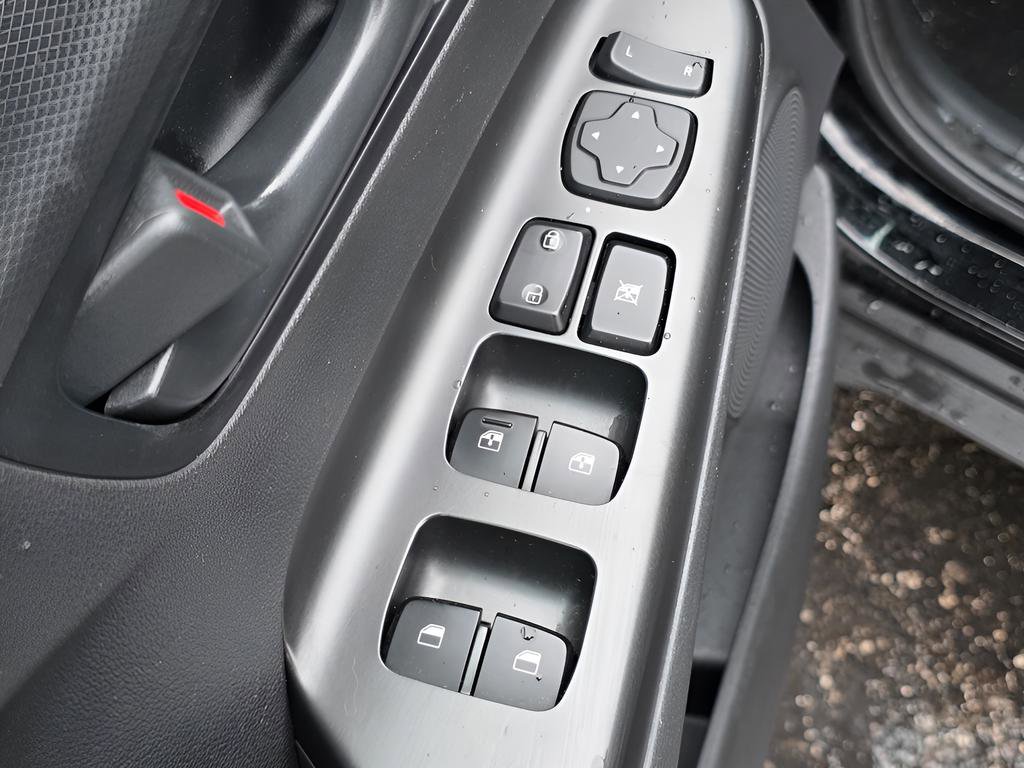 Certified 2023 Hyundai Kona SEL image 17