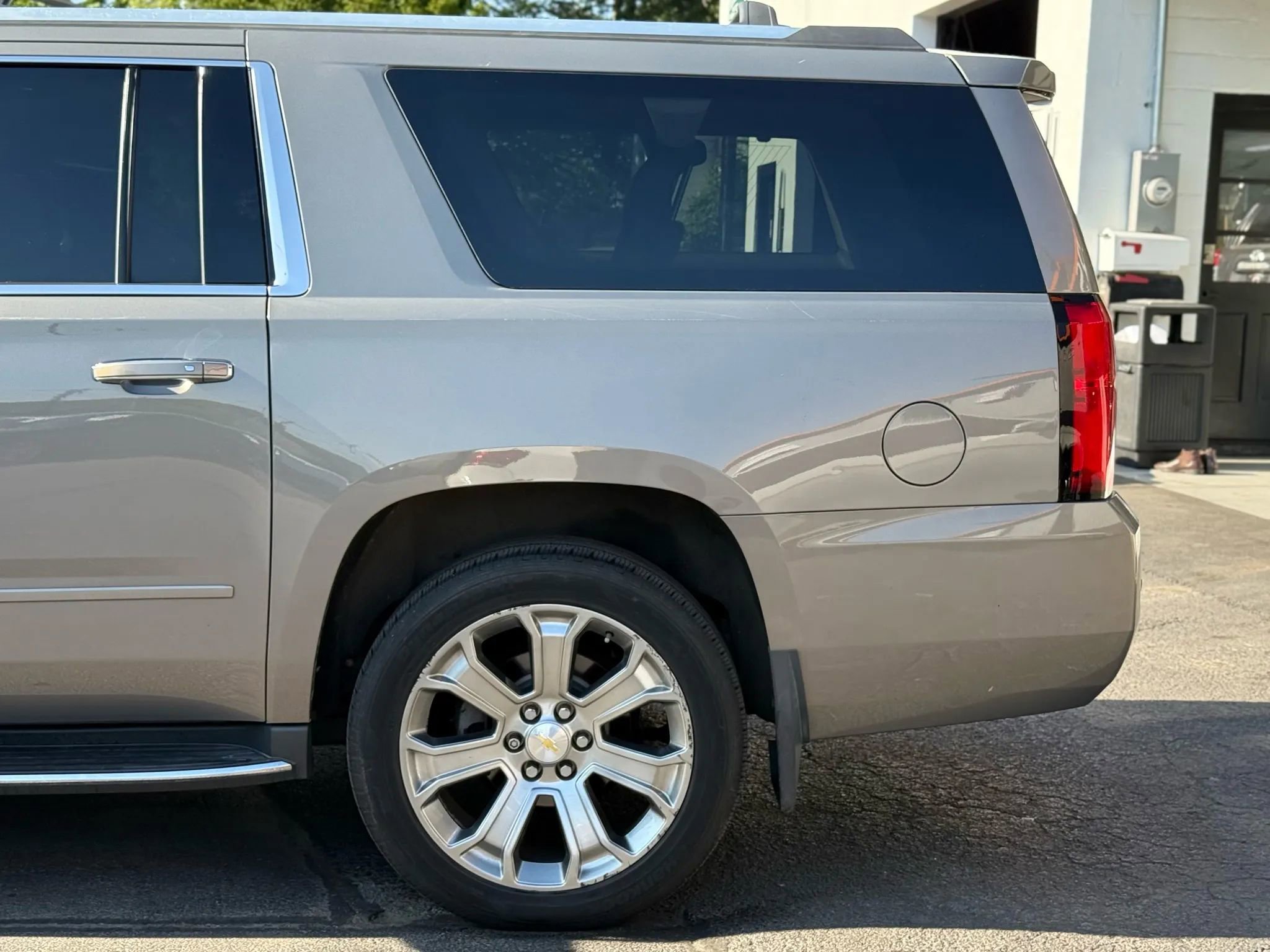 Used 2017 Chevrolet Suburban Premier image 57