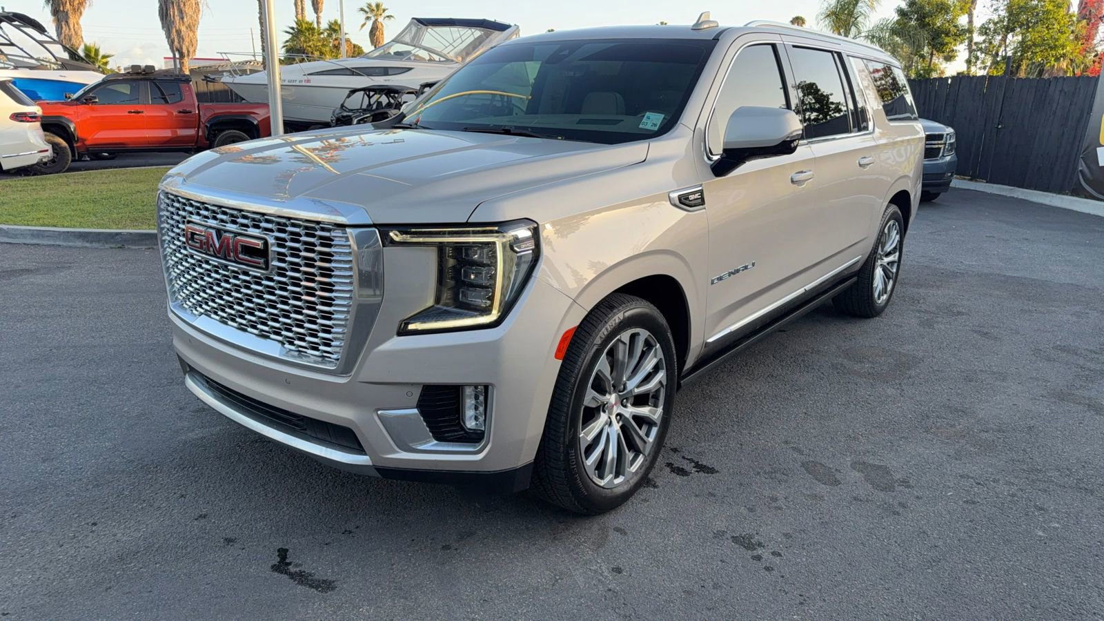 Used 2021 GMC Yukon XL Denali w/ Denali Ultimate Package image 4