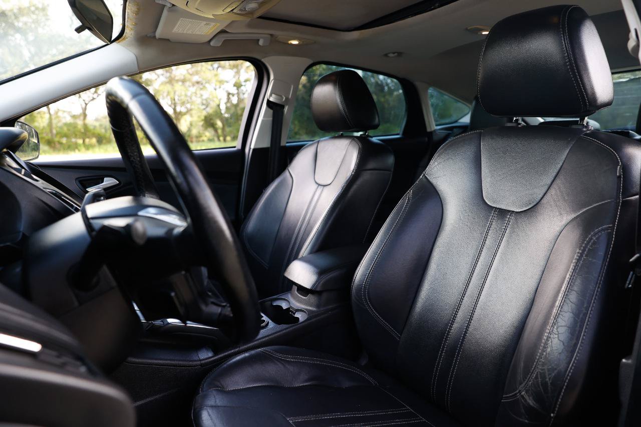 Used 2013 Ford Focus SE FWD image 6