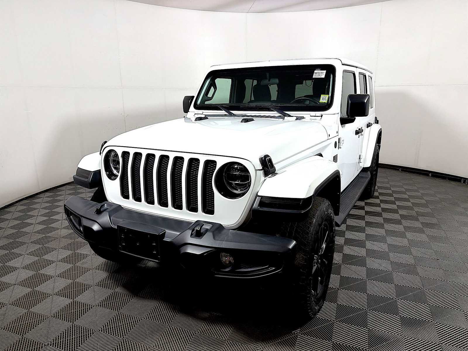 Used 2021 Jeep Wrangler Unlimited Sahara AWD/4WD image 3