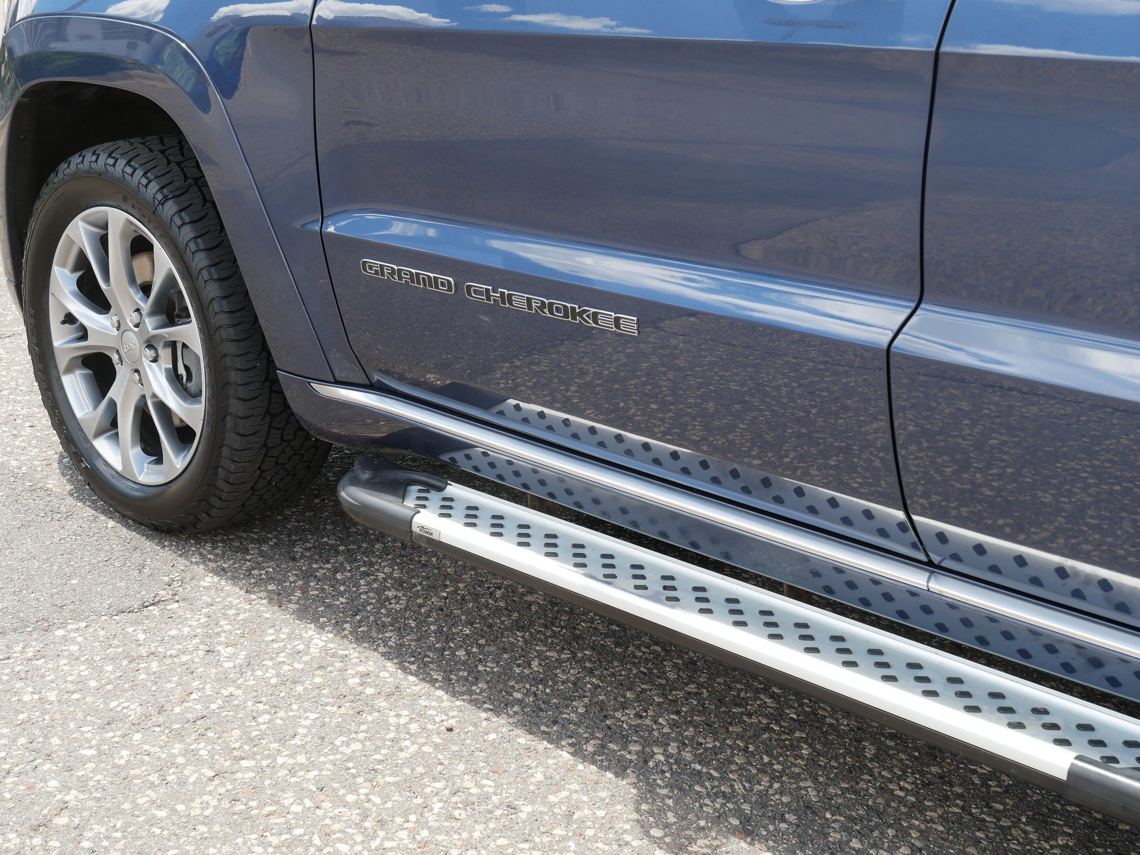 Used 2021 Jeep Grand Cherokee Summit AWD/4WD image 35
