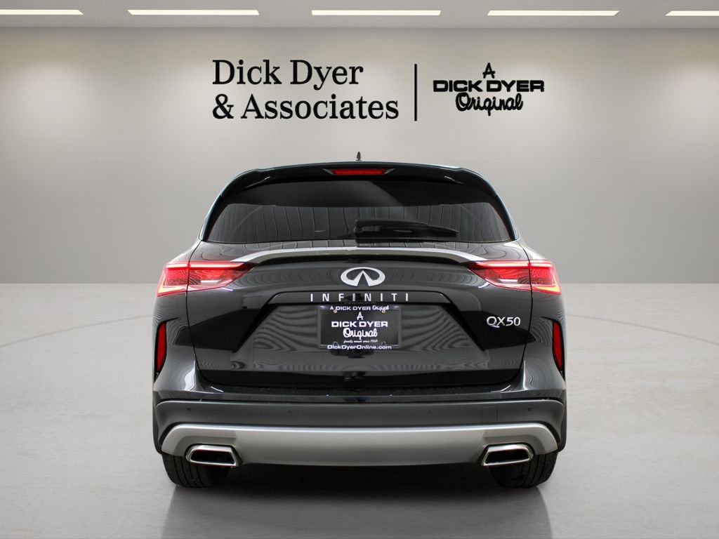 Used 2021 INFINITI QX50 Sensory image 3