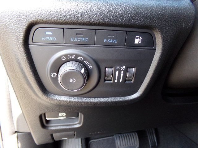Used 2024 Jeep Grand Cherokee Limited 4xe AWD/4WD image 11