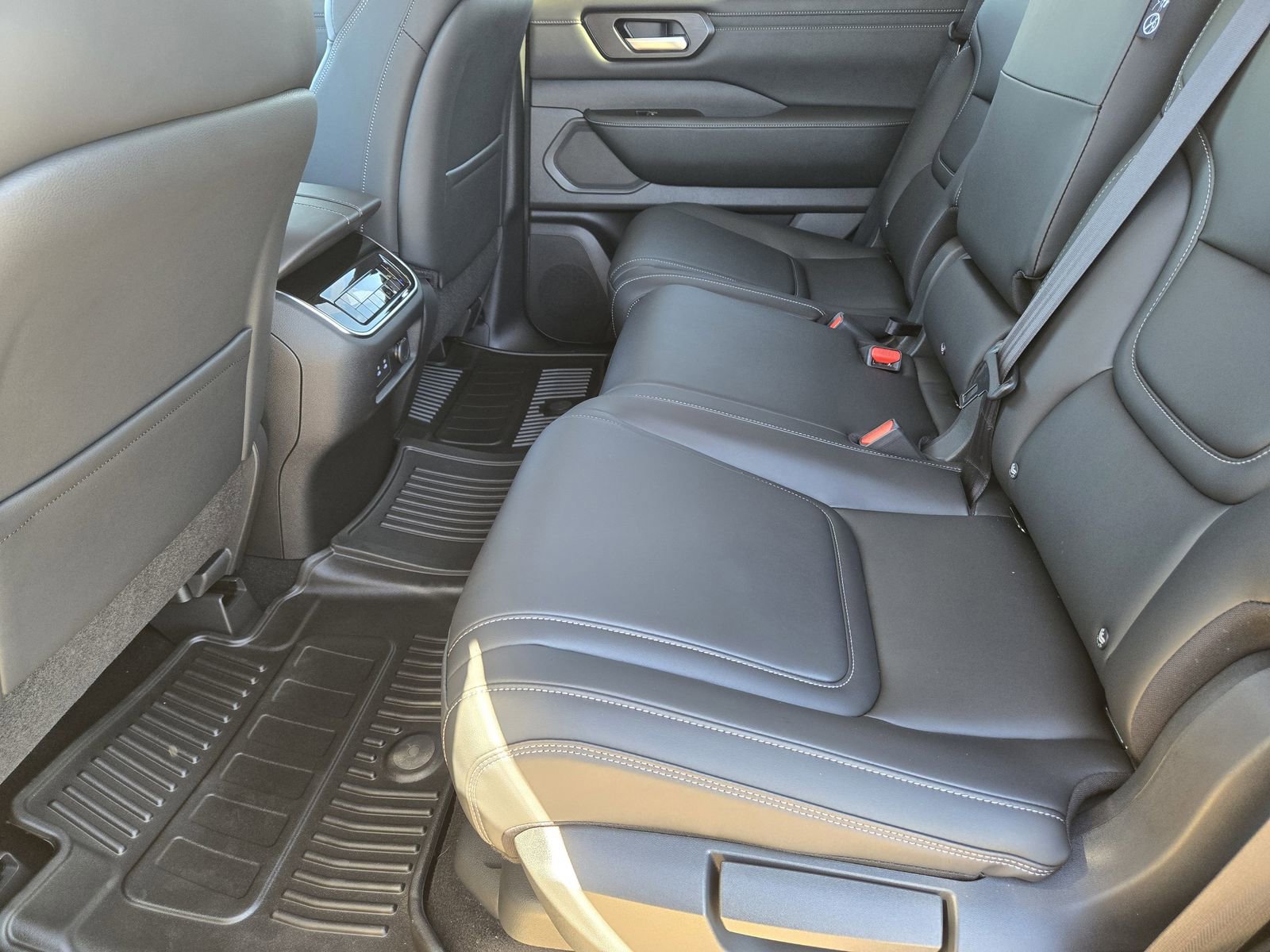 New 2026 Nissan Armada SV image 24