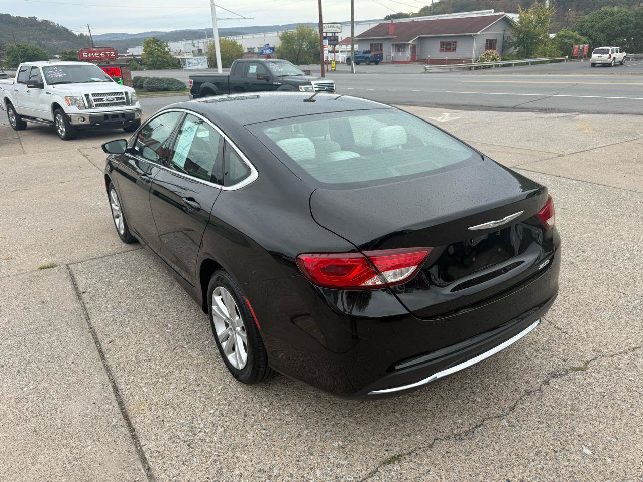 Used 2015 Chrysler 200 Limited FWD image 11