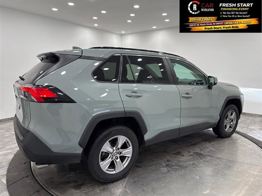 Used 2022 Toyota RAV4 XLE image 19