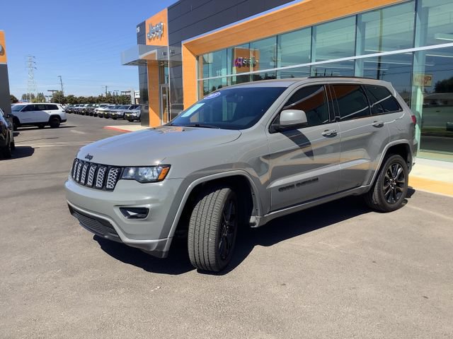 Used 2019 Jeep Grand Cherokee Altitude AWD/4WD image 5