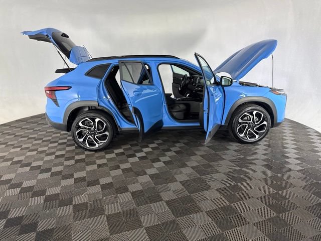 Used 2024 Chevrolet Trax RS w/ Sunroof Package FWD image 13