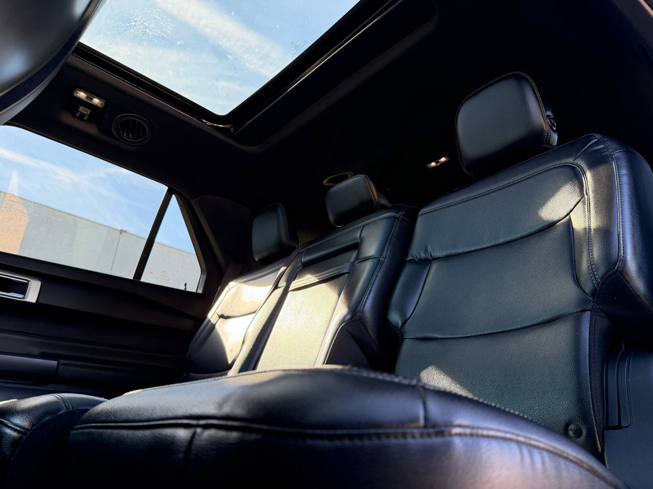 Used 2020 Ford Explorer XLT w/ Equipment Group 202A image 10