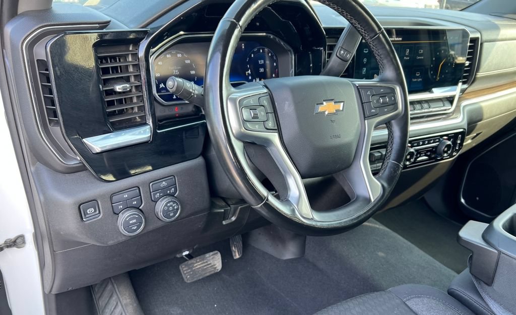 Used 2025 Chevrolet Silverado 2500 LT w/ Convenience Package AWD/4WD image 20