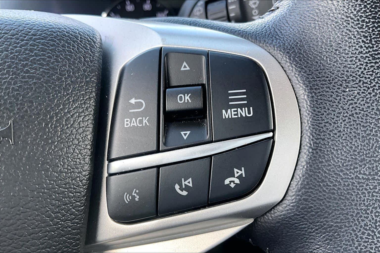 Used 2022 Ford Explorer XLT w/ Equipment Group 202A RWD image 24