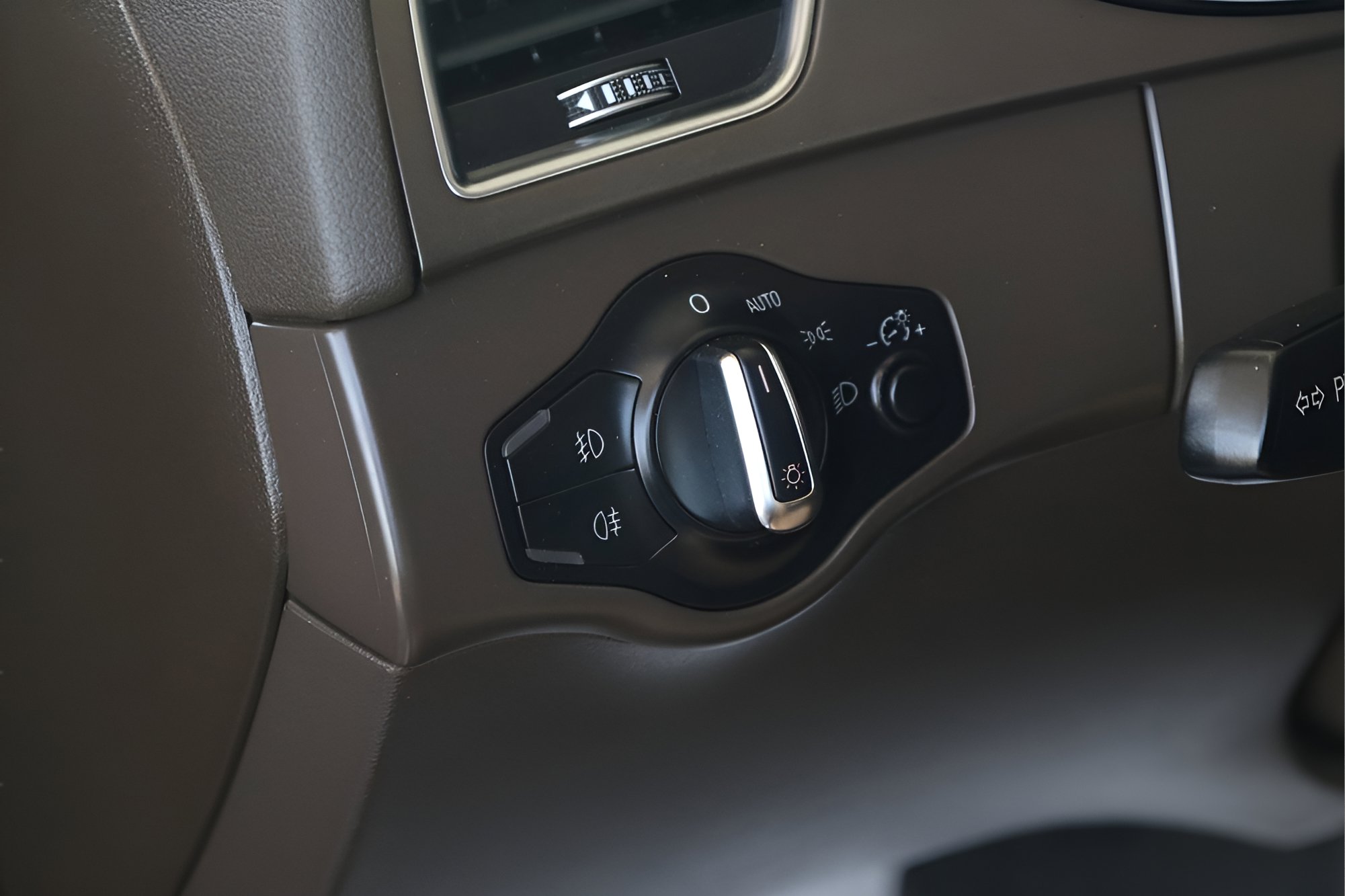 Used 2013 Audi A4 2.0T Premium Plus w/ Premium Plus Pkg image 23