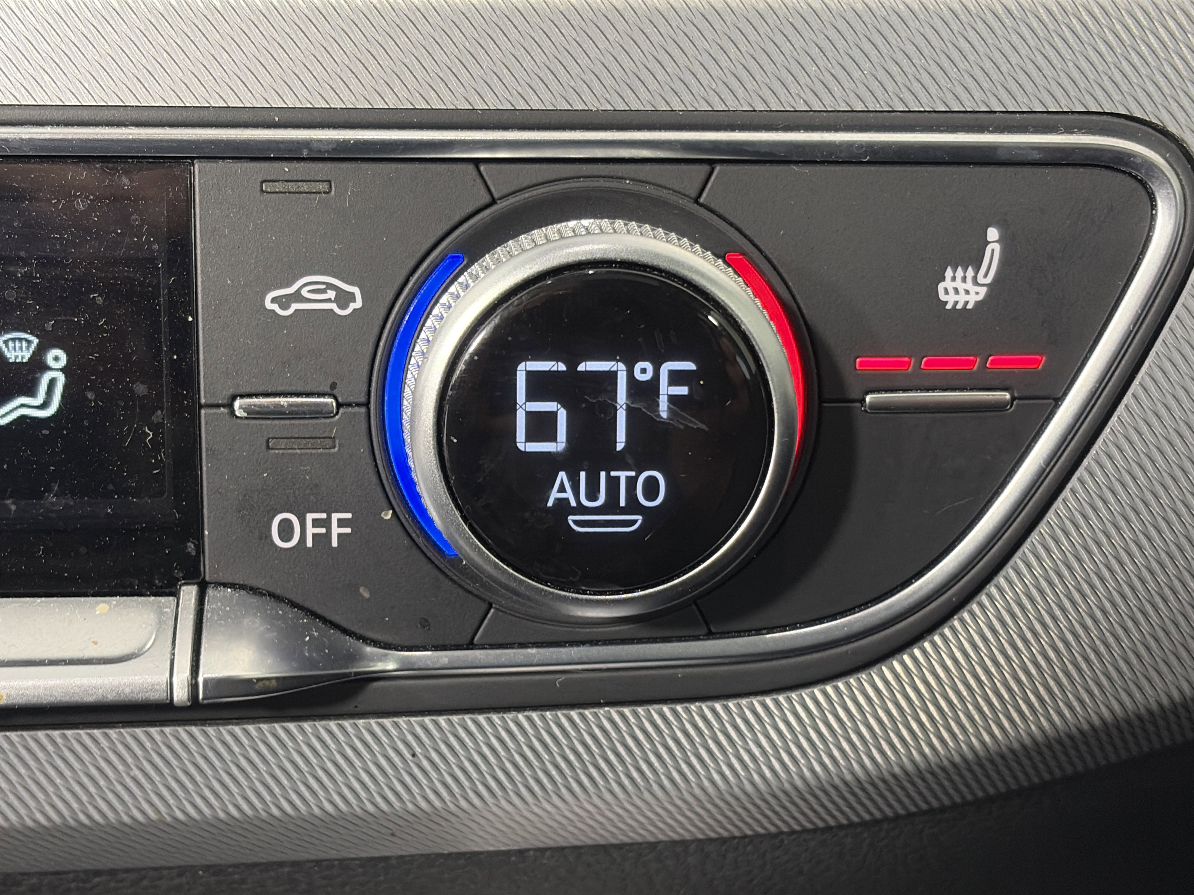 Used 2017 Audi A4 2.0T Premium Plus w/ Premium Plus Package image 27