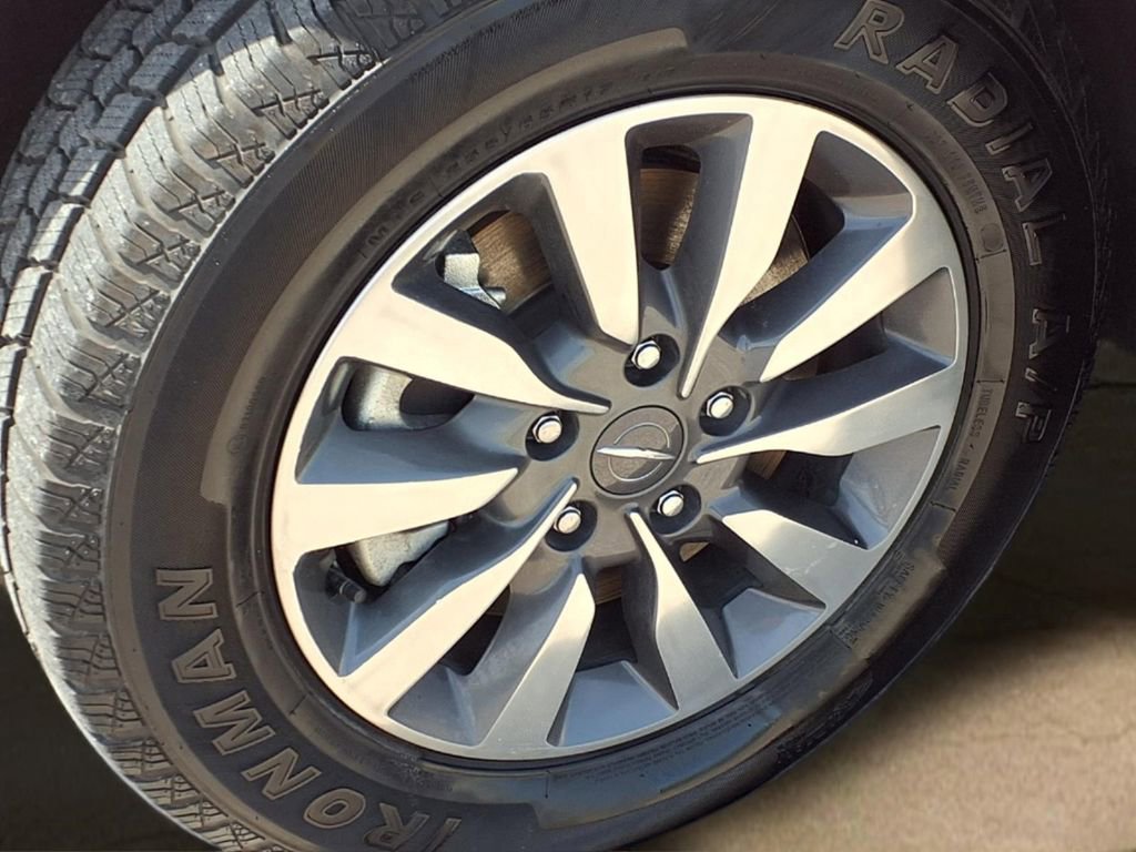 Used 2024 Chrysler Pacifica Limited FWD image 26