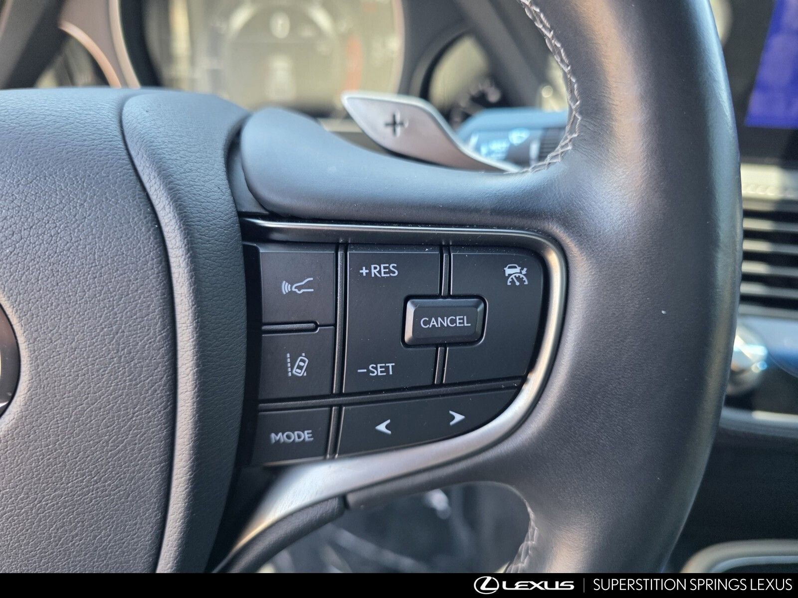 Used 2023 Lexus LS 500 w/ Accessory Package (Z1) RWD image 21