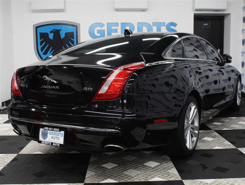 Used 2016 Jaguar XJ L Portfolio RWD image 4