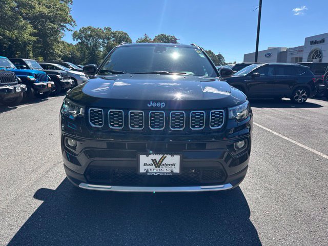 Used 2025 Jeep Compass Limited AWD/4WD image 3