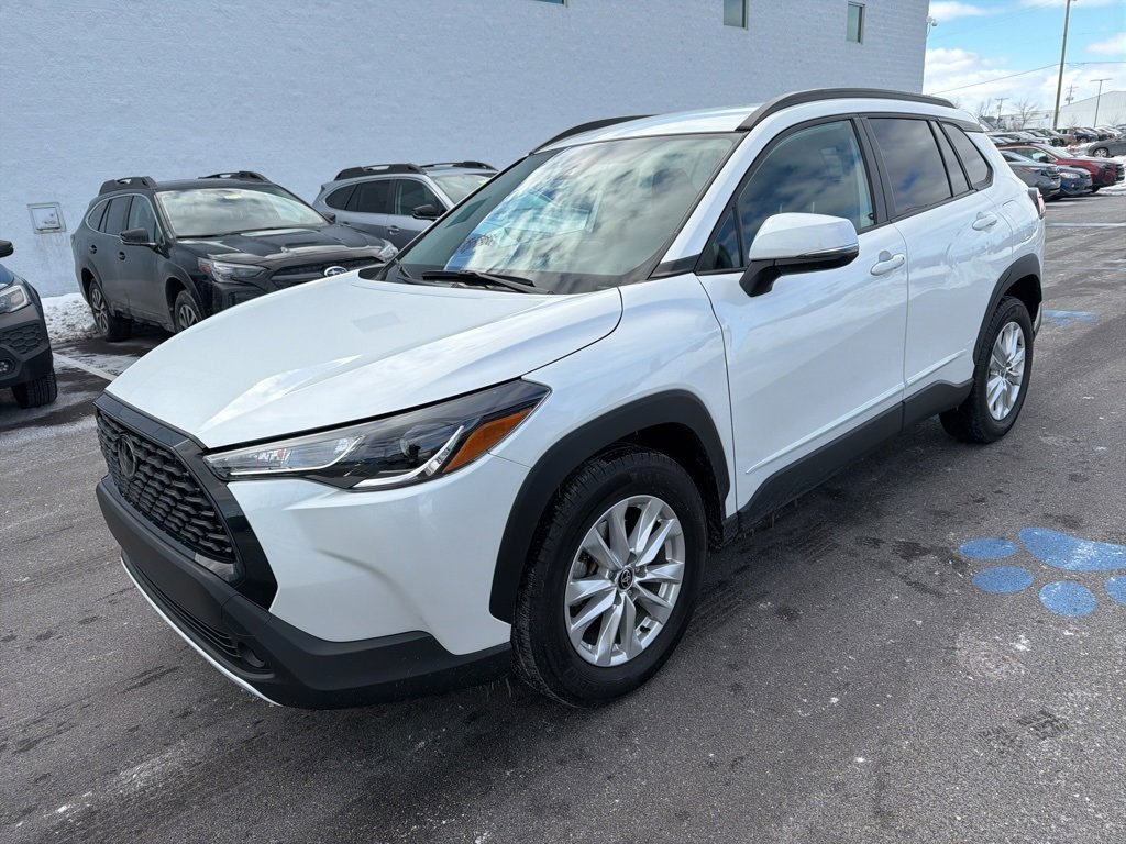 Used 2022 Toyota Corolla Cross LE image 4