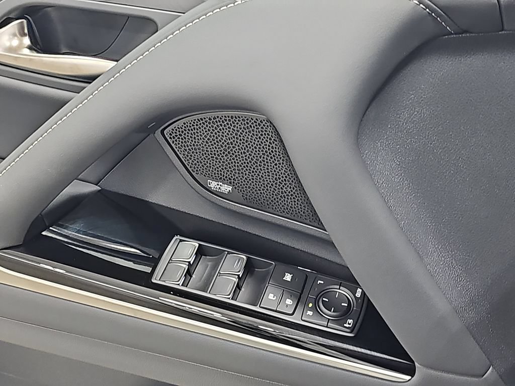 New 2026 Lexus LX 600 4WD w/ Luxury Package image 27