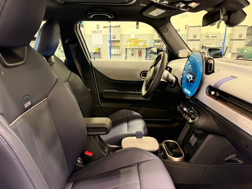 Used 2026 MINI Cooper 4-Door Hardtop FWD image 29