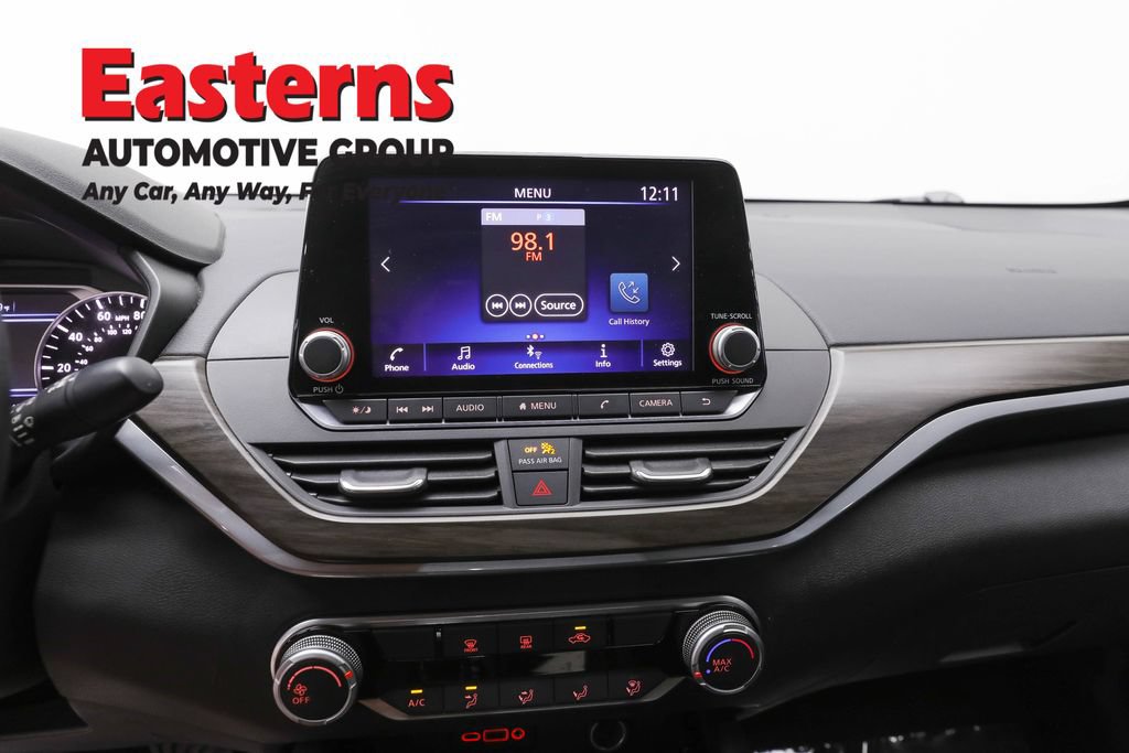 Used 2023 Nissan Altima 2.5 SV FWD image 12