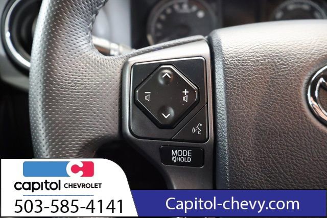 Used 2018 Toyota Tacoma TRD Sport AWD/4WD image 19