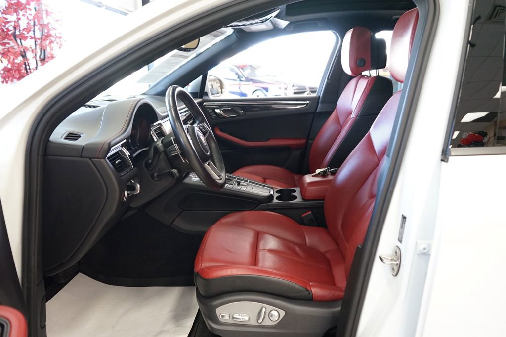 Used 2015 Porsche Macan S w/ Premium Package Plus image 27
