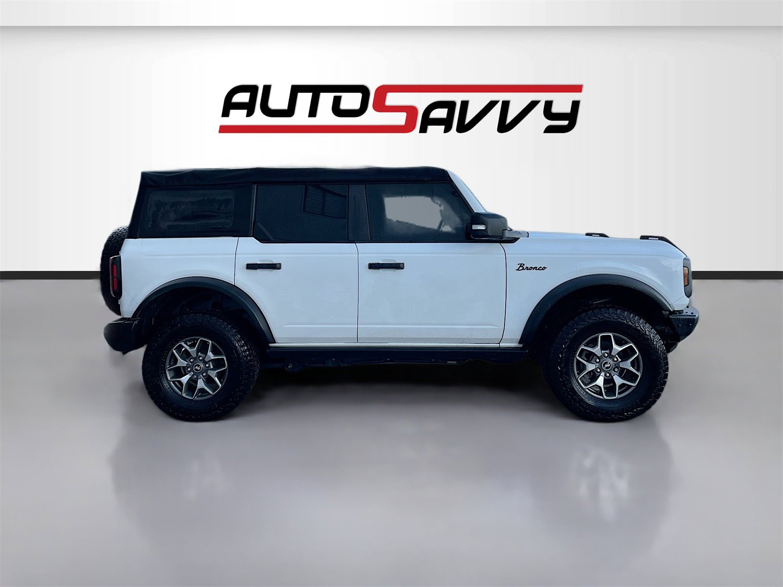 Used 2022 Ford Bronco Badlands image 8