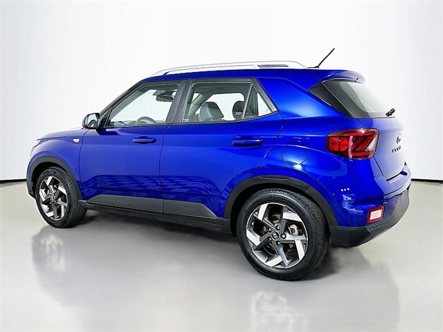 Used 2023 Hyundai Venue Limited image 5