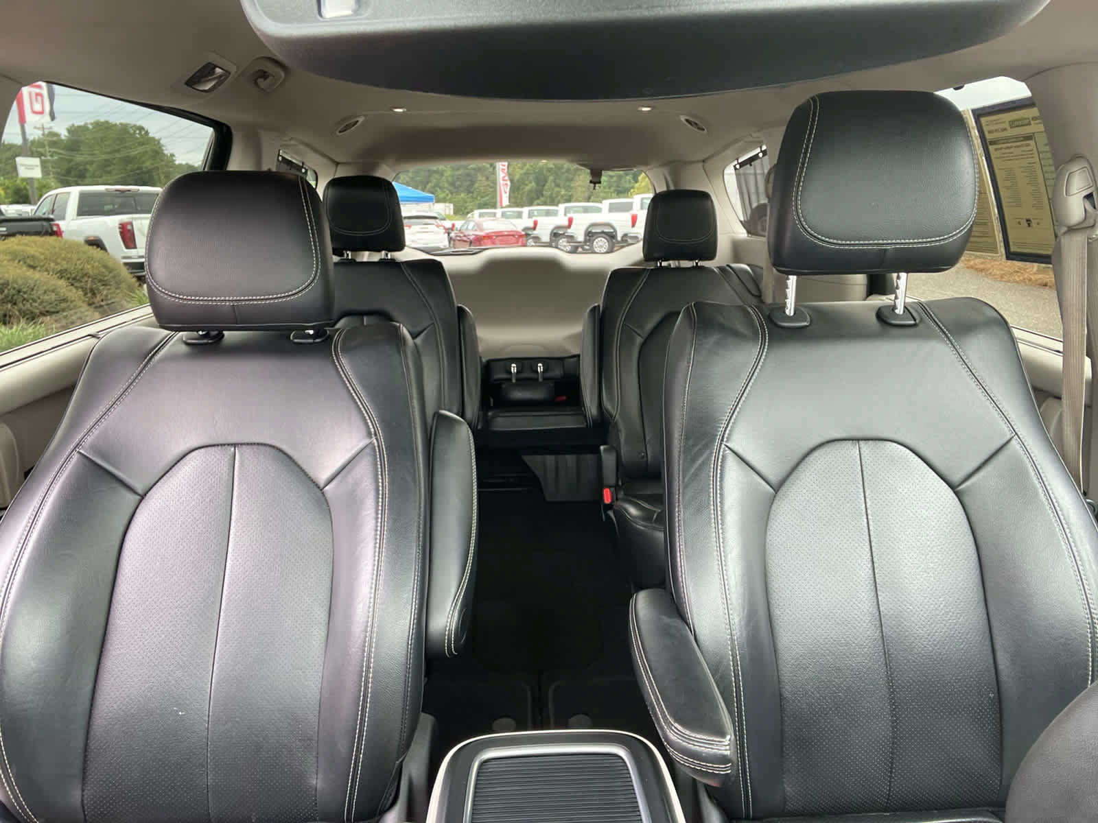 Used 2022 Chrysler Pacifica Touring-L FWD image 26