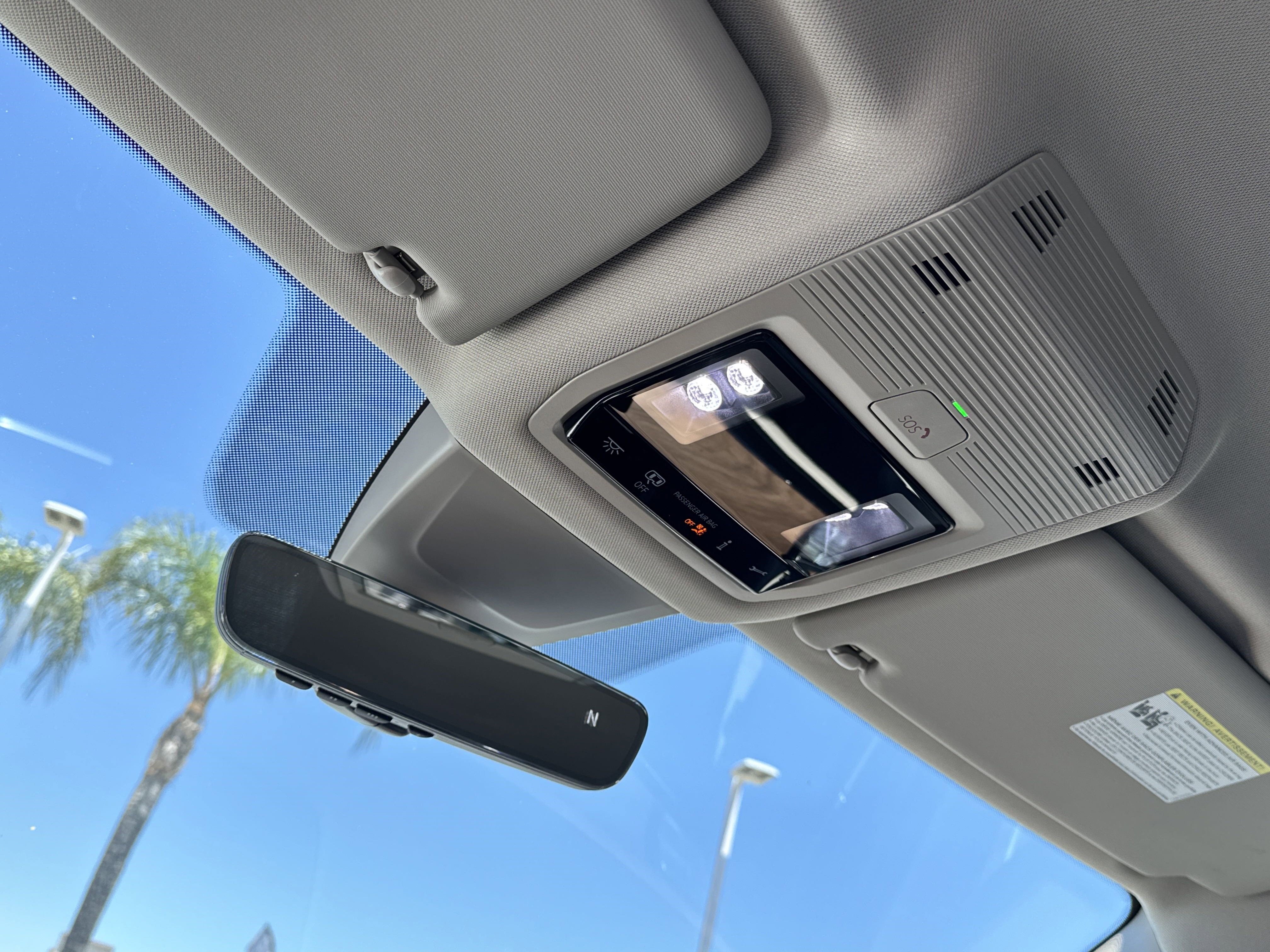 Used 2025 Volkswagen Atlas SE image 26