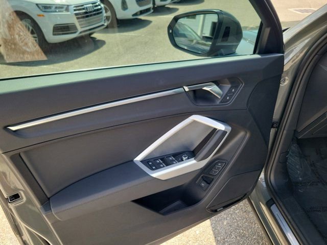 Certified 2025 Audi Q3 2.0T Premium Plus image 18