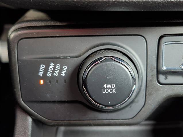 Used 2020 Jeep Renegade Altitude AWD/4WD image 14