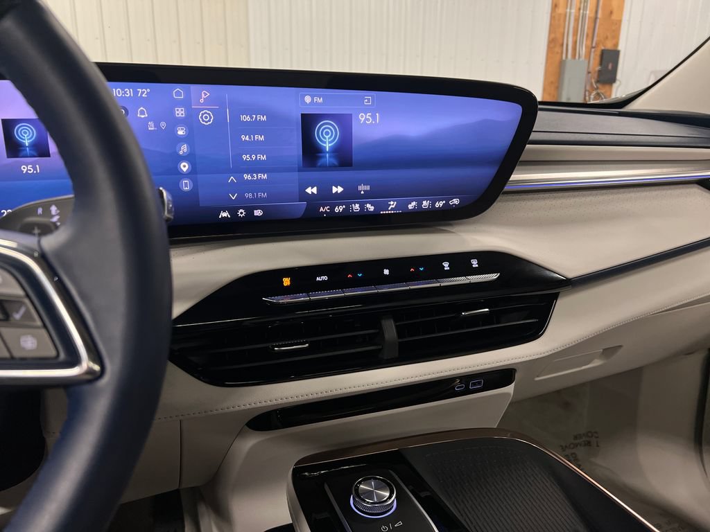 Certified 2025 Buick Enclave Avenir w/ Super Cruise Package AWD/4WD image 23