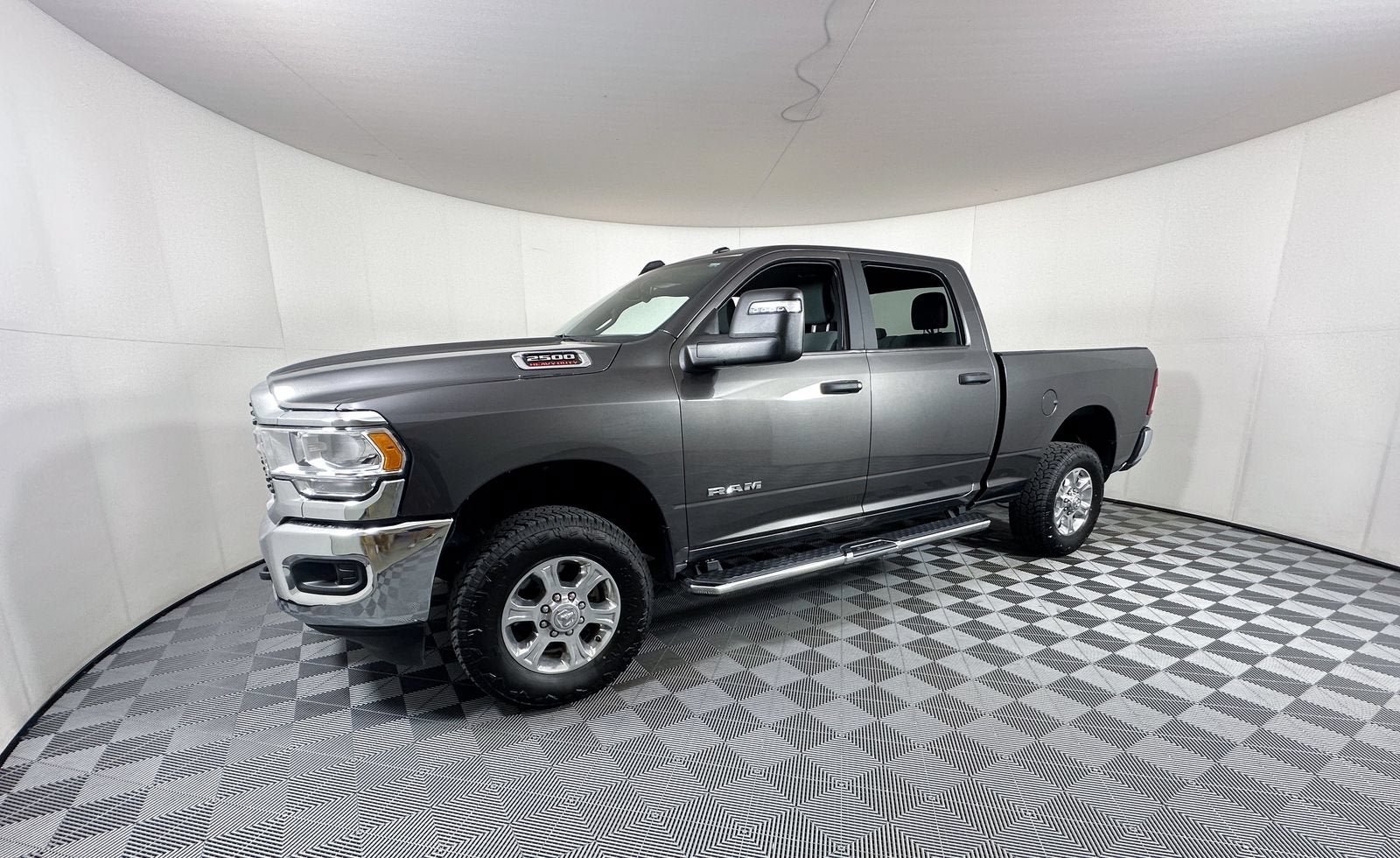 Used 2024 RAM 2500 Big Horn AWD/4WD image 2