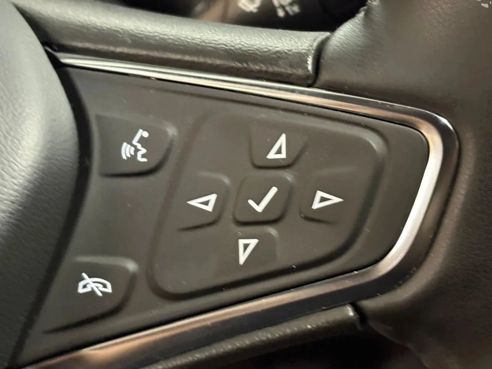 Used 2023 Chevrolet Malibu RS FWD image 31