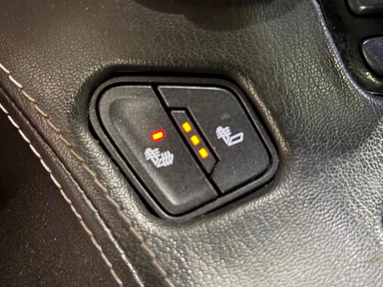 Used 2018 Chevrolet Tahoe LT w/ LT Signature Package RWD image 33