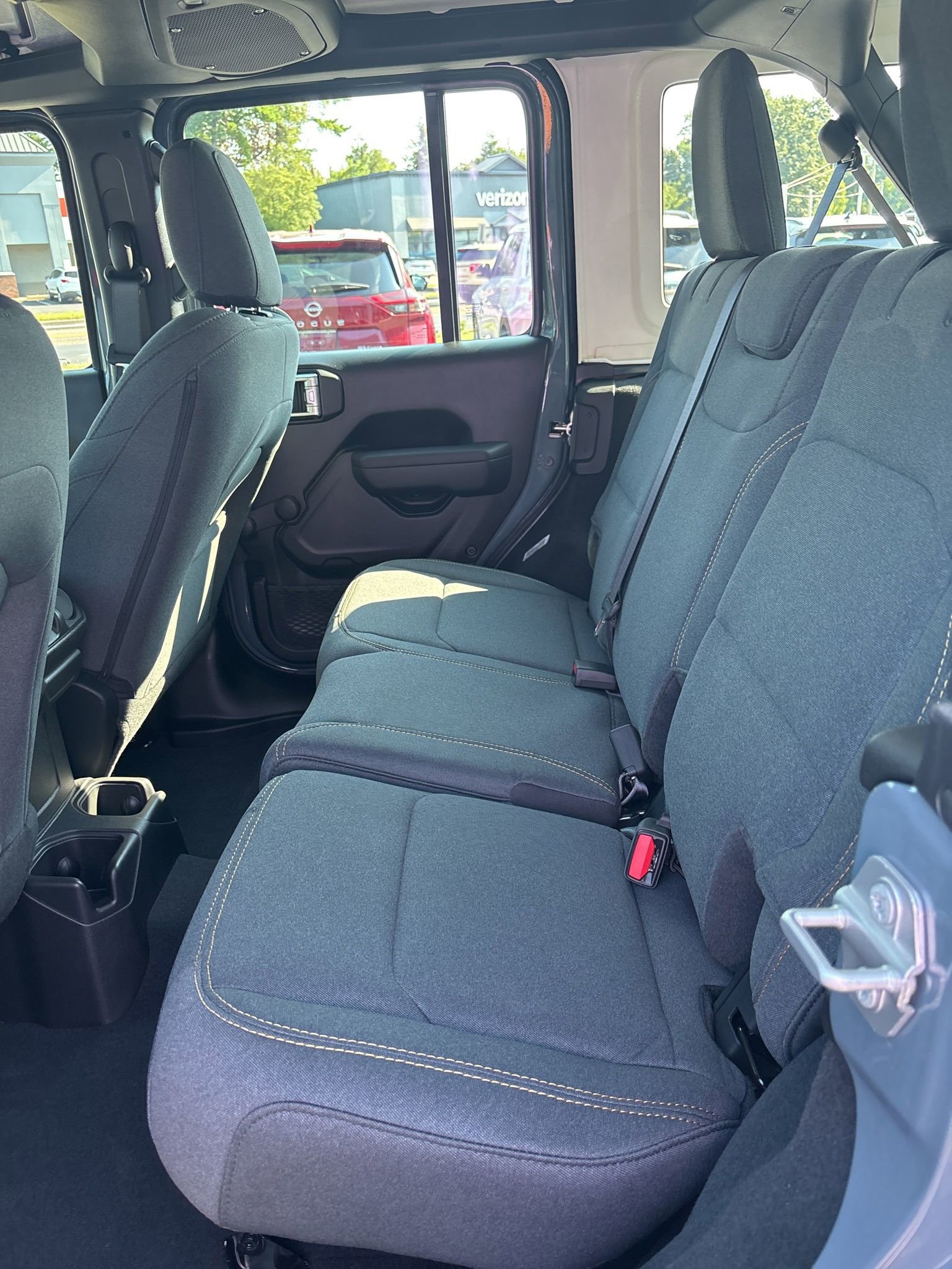 Used 2024 Jeep Wrangler Sport image 23