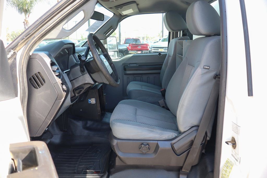 Used 2016 Ford F550 2WD Regular Cab Super Duty image 20