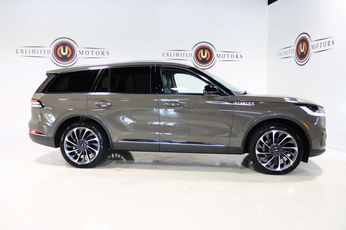 Used 2025 Lincoln Aviator Reserve w/ Equipment Group 201A AWD/4WD image 30
